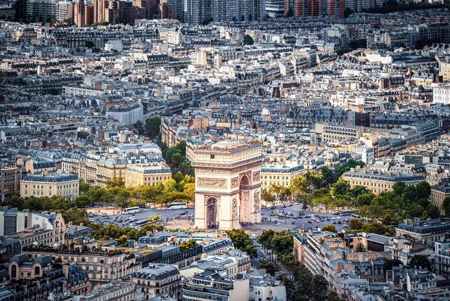 🎼 Band Of La Garde Republicaine - Paris - Les Noces De Figaro - Overture / Faust - Fantasie Album