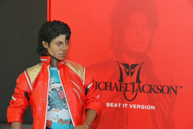 🎼 Michael Jackson - Hello World: The Motown Solo Collection Album
