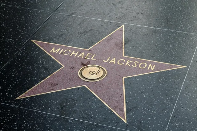 🎼 Michael Jackson - We're Almost There / Take Me Back Album
