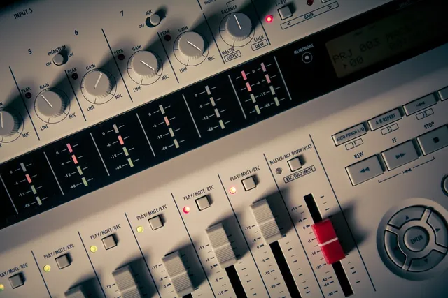🎼 Lissat & Voltaxx - 8 Days In Kazantip Album